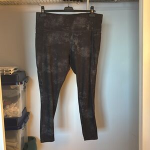 Black and grey athletic pants XL